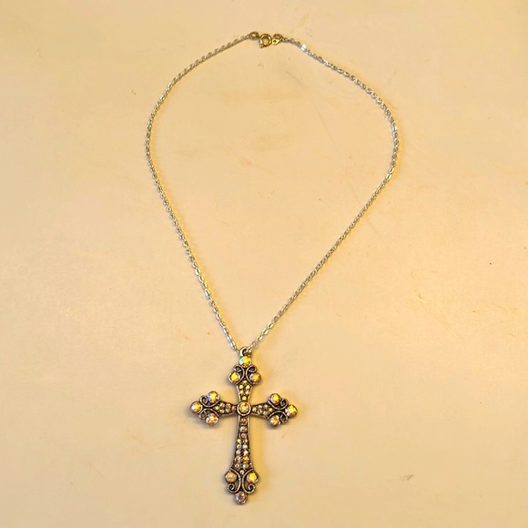 New Silver and Crystal s Cross Pendant, 18” Sterling silver chain Necklace, - Picture 9 of 9